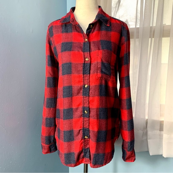 American Eagle Red and Grey Ahh-mazing Boyfriend Flannel Button Down - Picture 1 of 8
